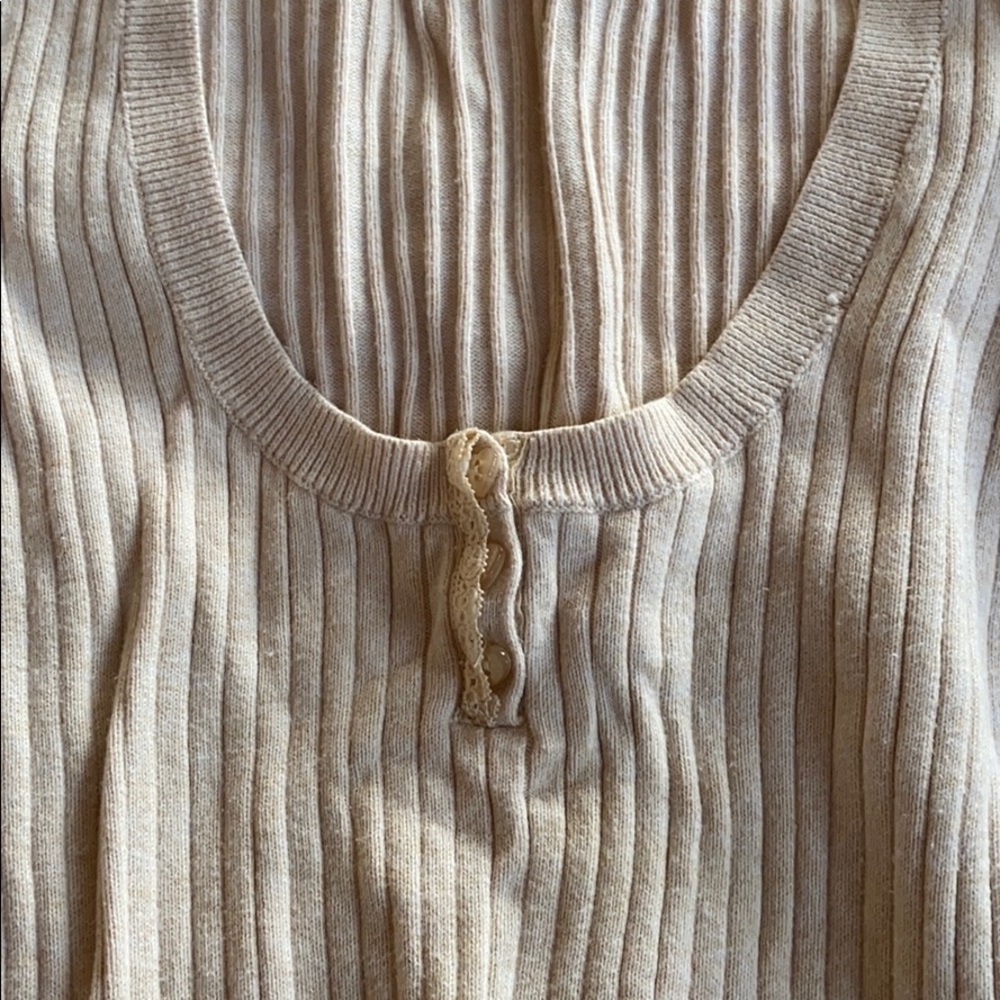 DKNY Sweater - Picture 3 of 6